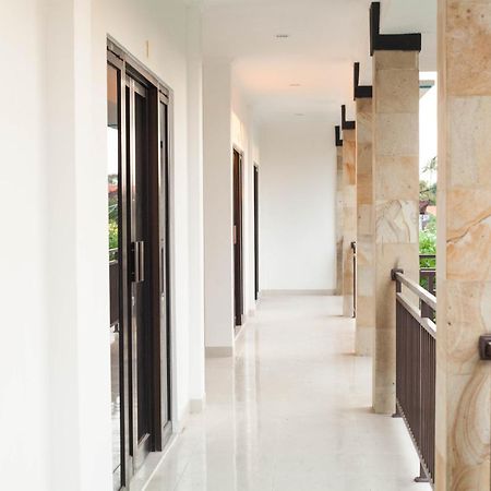 Yankee Fara 14 Hotel Seminyak Exterior foto