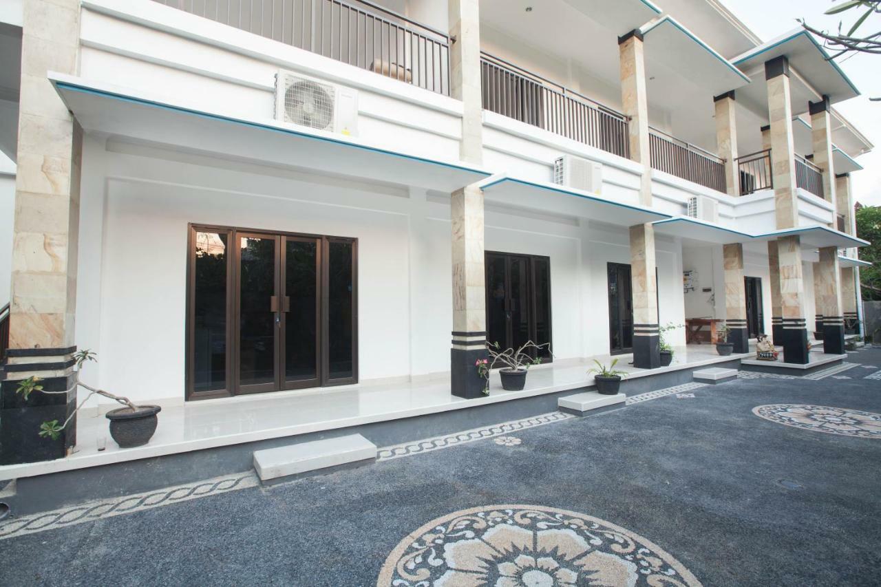 Yankee Fara 14 Hotel Seminyak Exterior foto